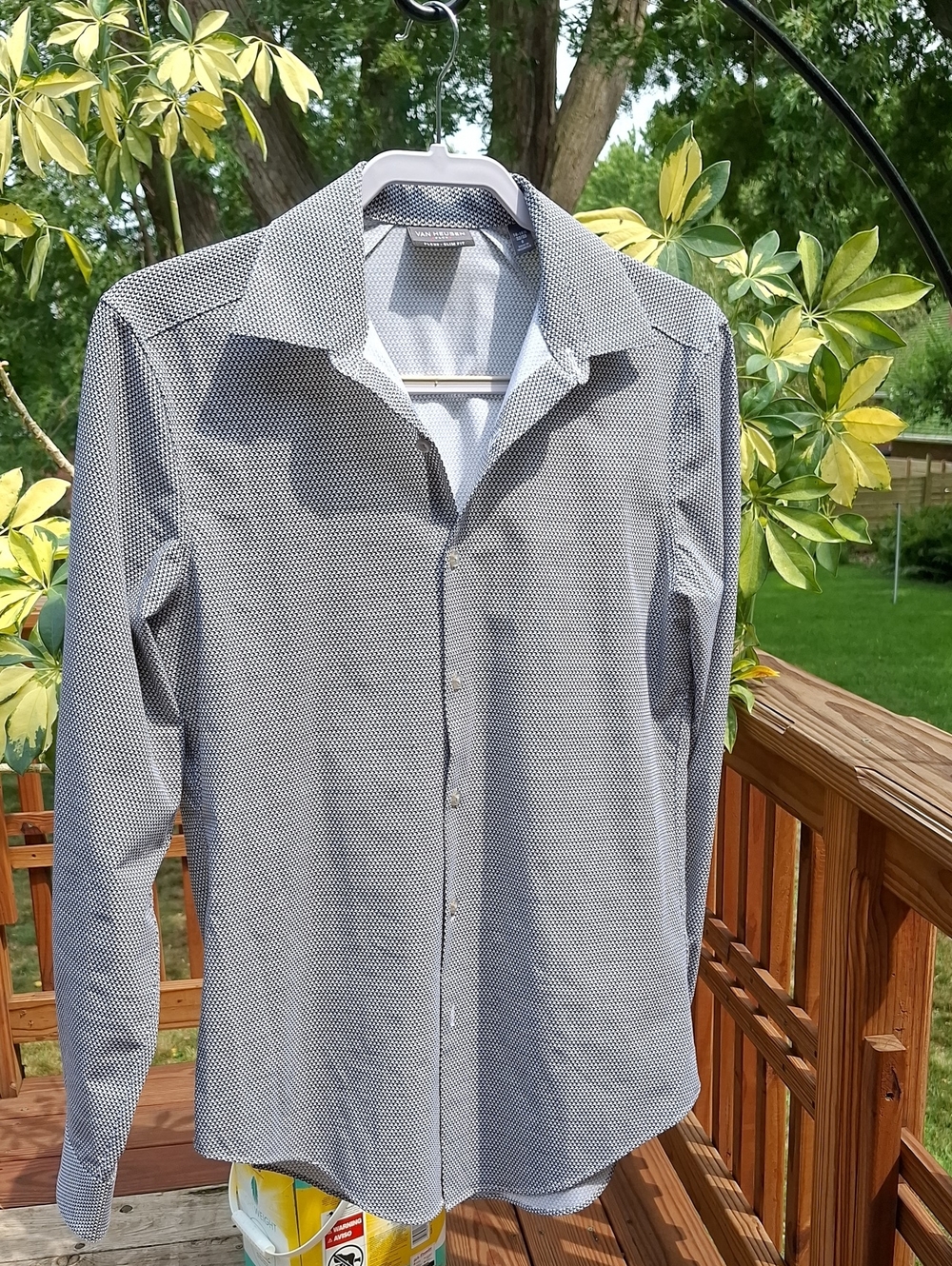 Van Heusen Black/White Patterened Dress Shirt Sz S 32/33 SLIM